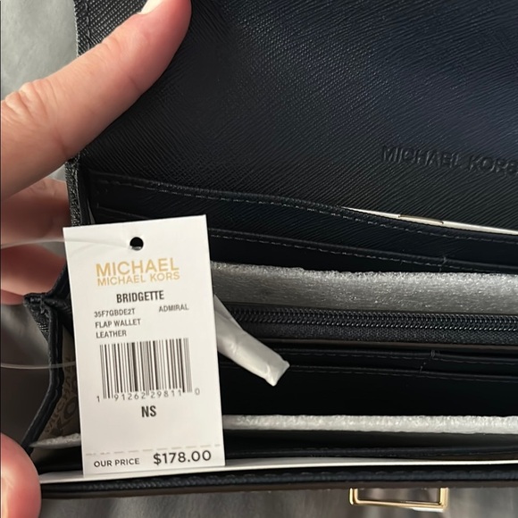 Elegant Black and Blue Paisley Women's Clutch - Picture 3 of 5